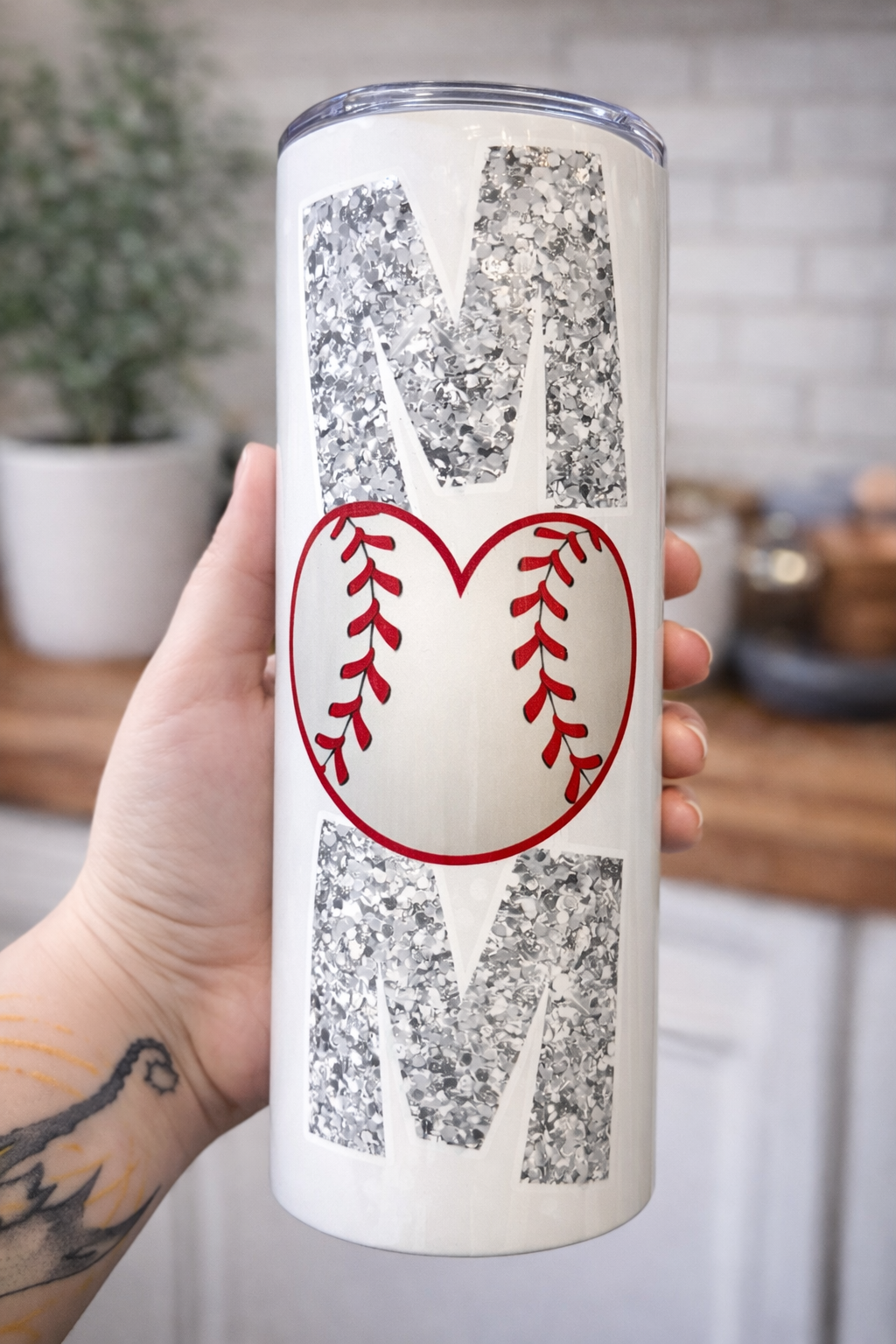 Baseball Mom Tumbler | 20oz Glitter MOM Cup | Softball/Baseball Stainless Steel Tumbler with Straw | Sports Mom Gift
